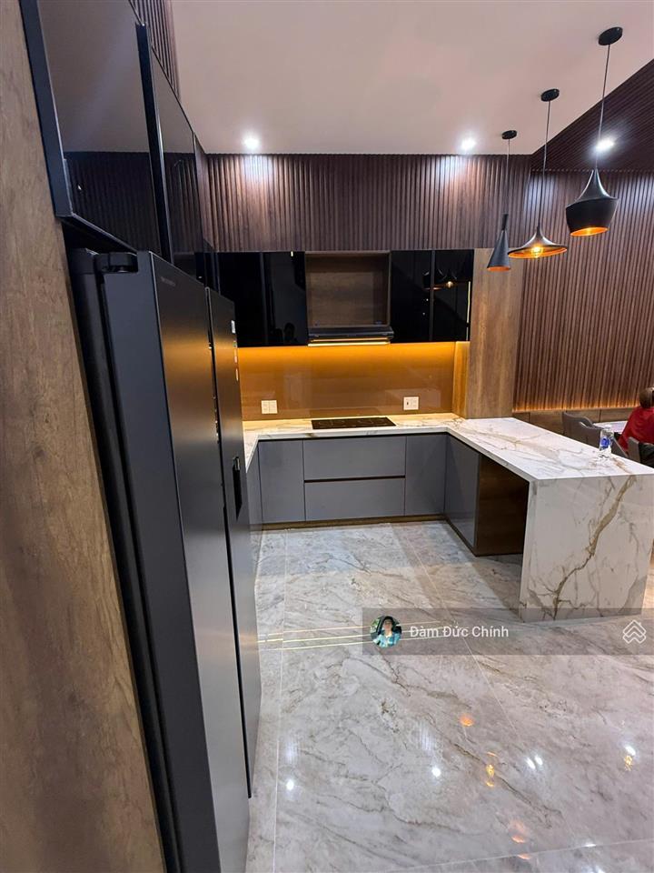 Nhà mặt phố tại đường hà bồng, giá 9,8 tỷ, 100m2, 4pn, 5wc, pháp lý đầy đủ  0905 599 ***