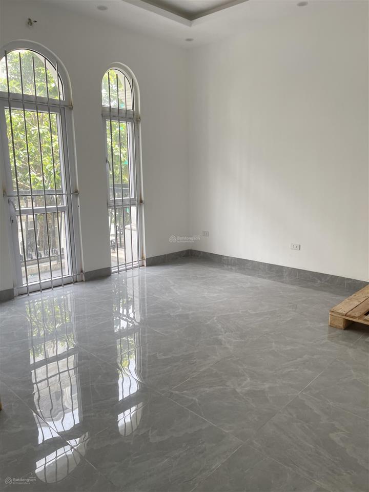 Cho thuê liền kề 5 tầng louis city hoàn thiện giá 15 triệu/tháng gần trục đường lê quang đạo