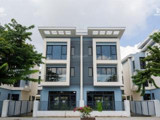 Cho thuê bt dương nội view công viên thiên văn học đường lê quang đạo 40m giá 15 triệu. hđ 10 năm.