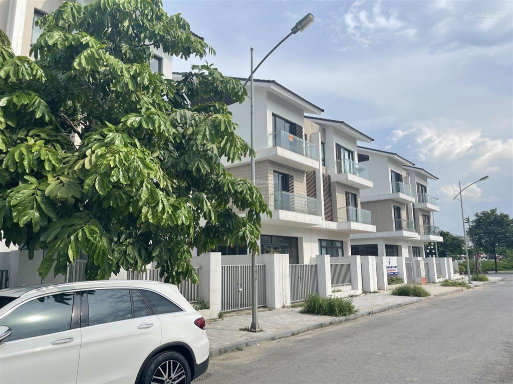 Cho thuê bt dương nội view công viên thiên văn học đường lê quang đạo 180m2 giá 15 triệu. hđ 10 năm