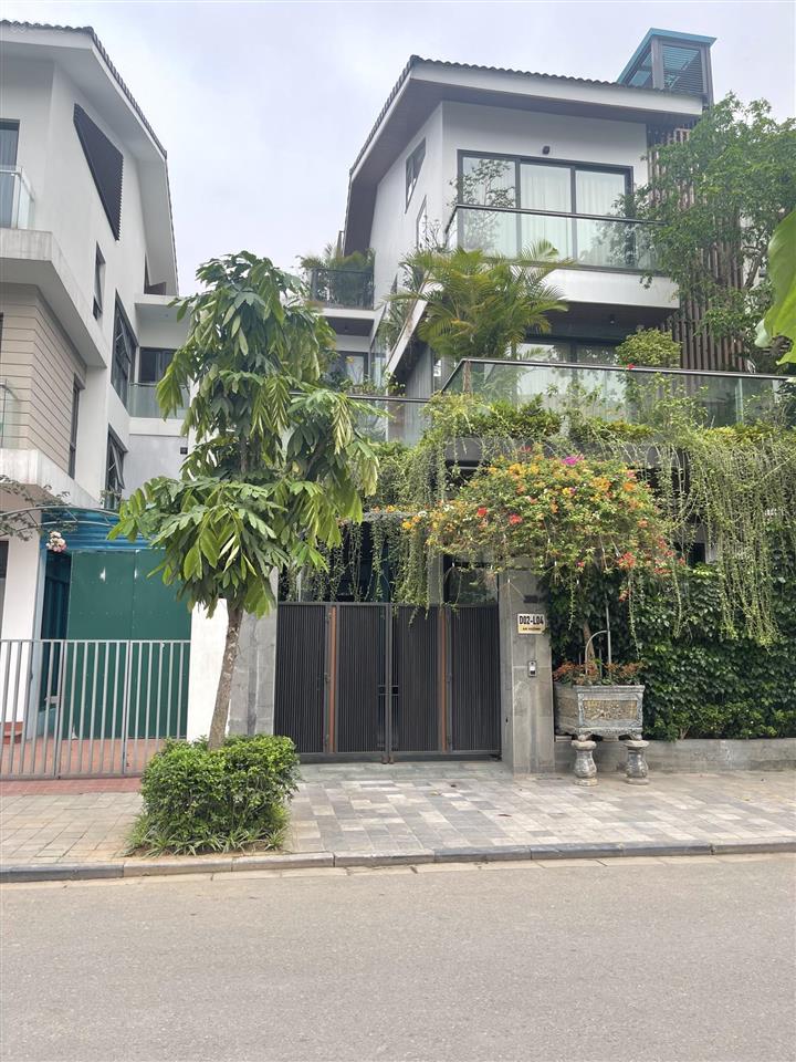 Cho thuê bt dương nội view công viên thiên văn học đường lê quang đạo 180m2 giá 15 triệu. hđ 10 năm