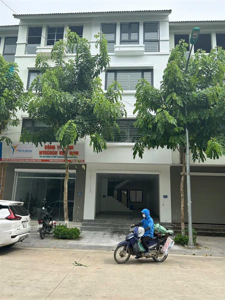 Cho thuê liền kề 4 tầng khu c geleximco, lê trọng tấn, dương nội ngay cạnh aeon 18tr hoàn thiện