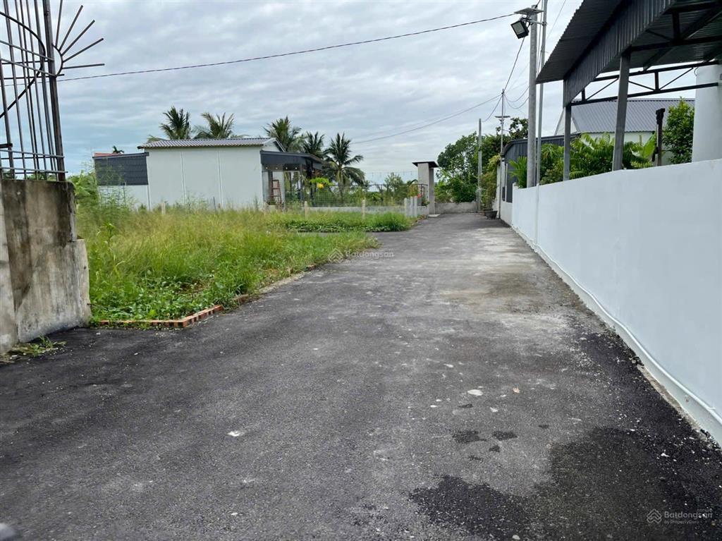 Em cần bán 120m tại dân tiến , đồ sơn, hải phòng. giá 1ty
bìa đỏ 47,4m đất 03 liền kề gần 80m