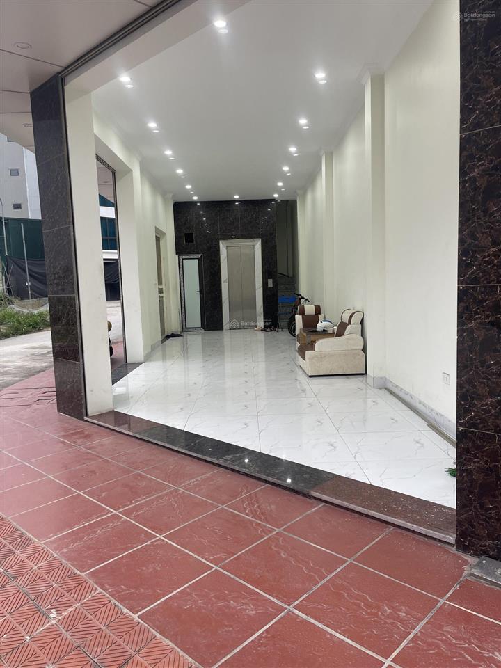 Cho thuê văn phòng  tầng 123  lô góc 2 mặt tiền  có thang máy.