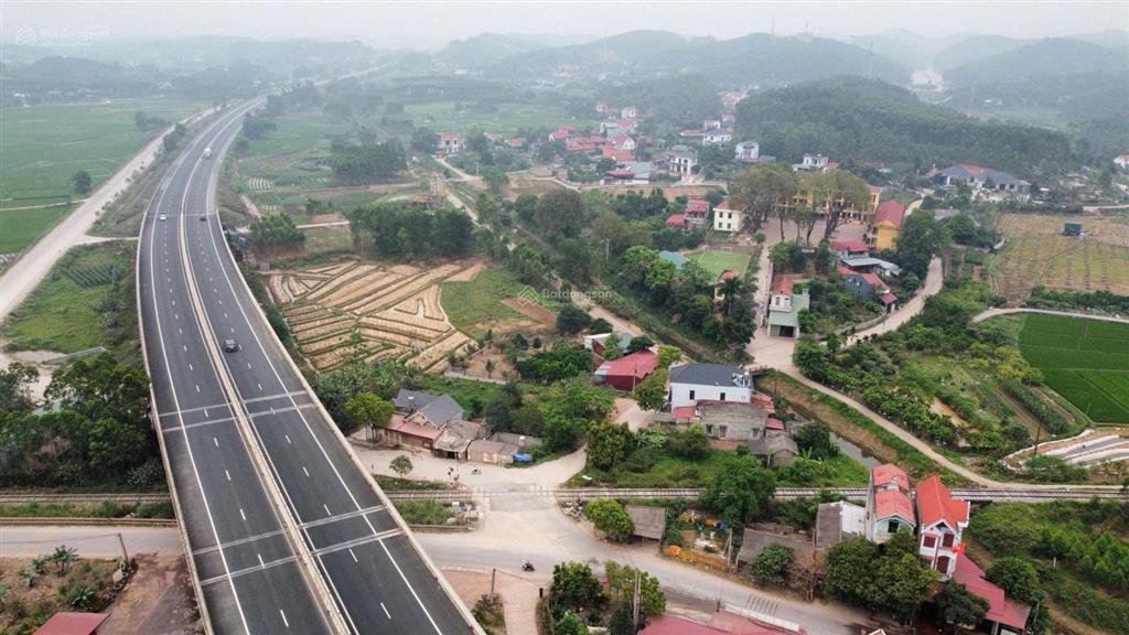 Chính chủ bán đất tại hương sơn, lạng giang. chỉ từ 4**