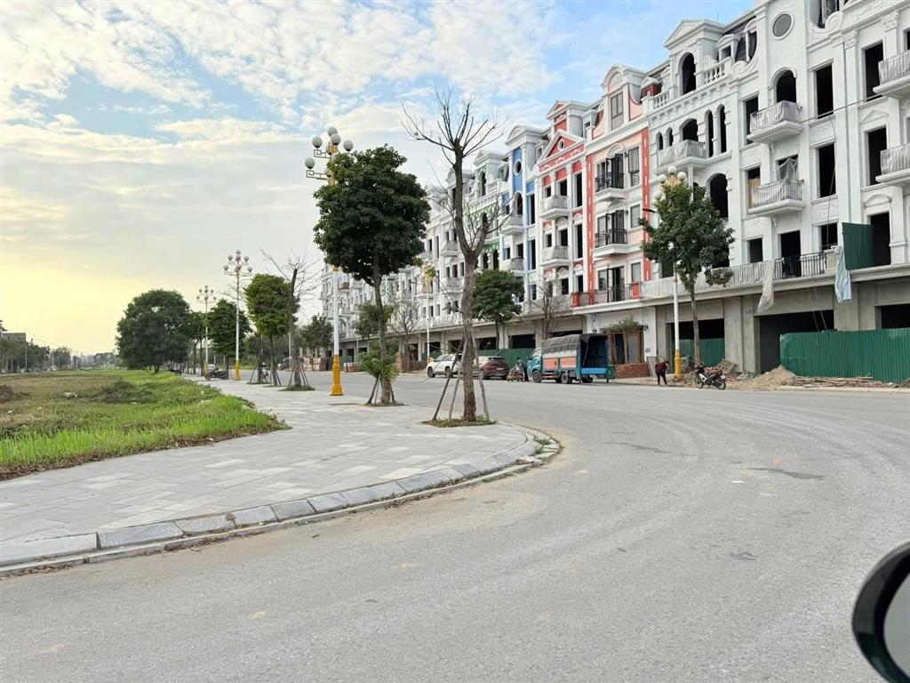 Chính chủ bán nhà phố kđt sinh thái bắc đầm vạc 5 tầng hiện đại sẵn sổ sang tên 9,8 tỷ 0988 296 ***