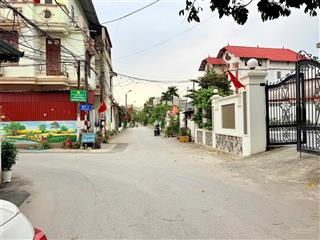 Chính chủ bán gấp lô đất đẹp trục chính kinh doanh tdp chám, định trung 100m2 mt 5m sẵn sổ 2,38 tỷ