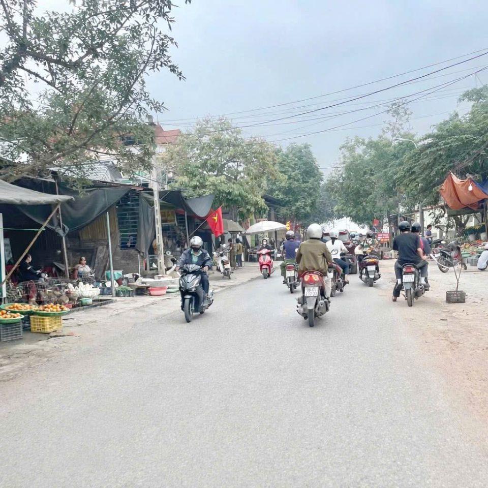 BÁN GẤP LÔ ĐẤT KINH DOANH HIẾM CỔNG CHỢ SỐ 8- KIM LONG- DT89m MT5m GIÁ CHỈ 2,18 TỶ SĐCC 0988296228