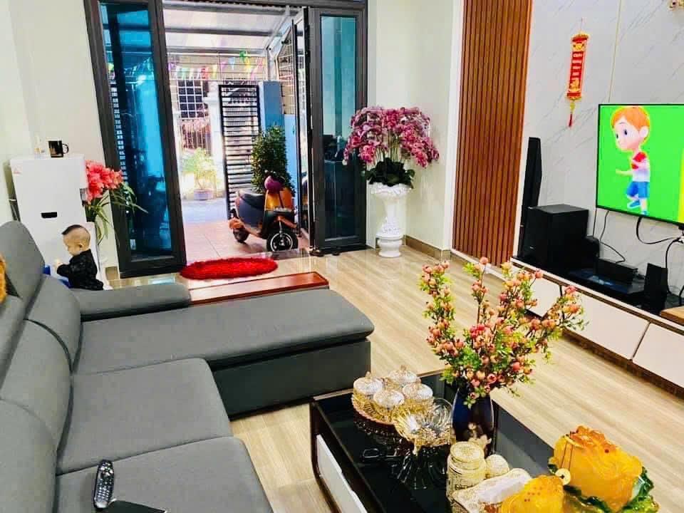 BÁN GẤP NHÀ 3 TẦNG HIỆN ĐẠI- TRUNG TÂM TP. VĨNH YÊN SÁT BV ĐA KHOA TỈNH 68,4m giá 3,45 TỶ 0988296228