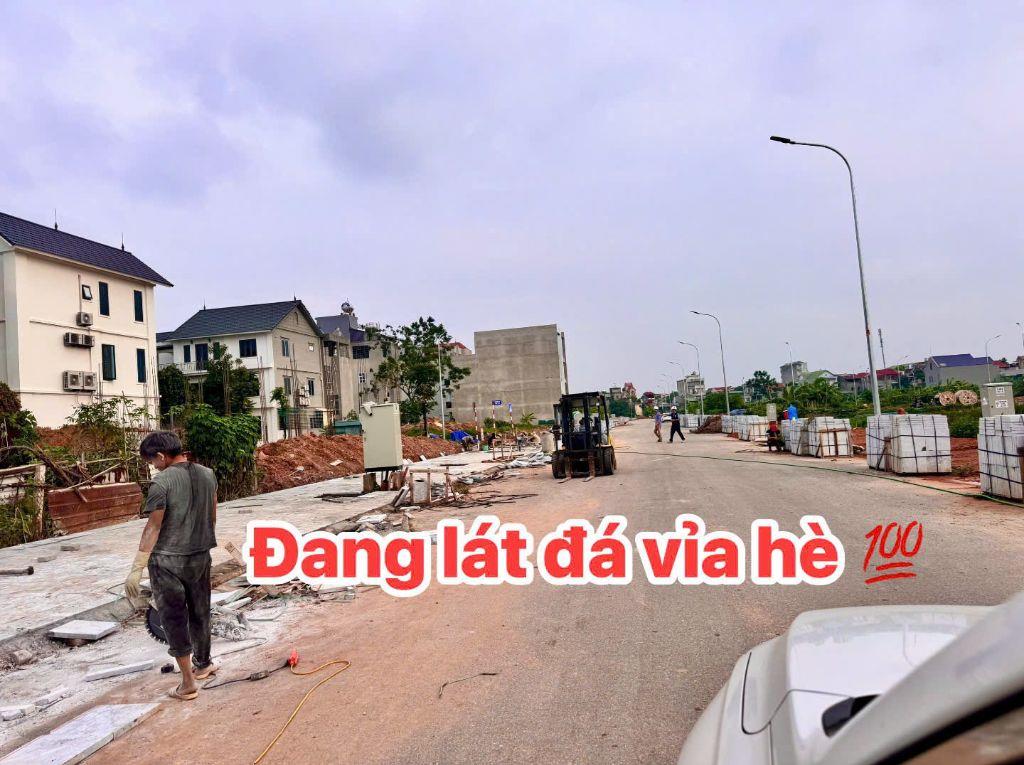 Bán nhanh lô đất đấu giá đẹp Tích Sơn, Vĩnh Yên DT105m MT6m full thổ cư giá chỉ hơn 24tr/m 0988296228