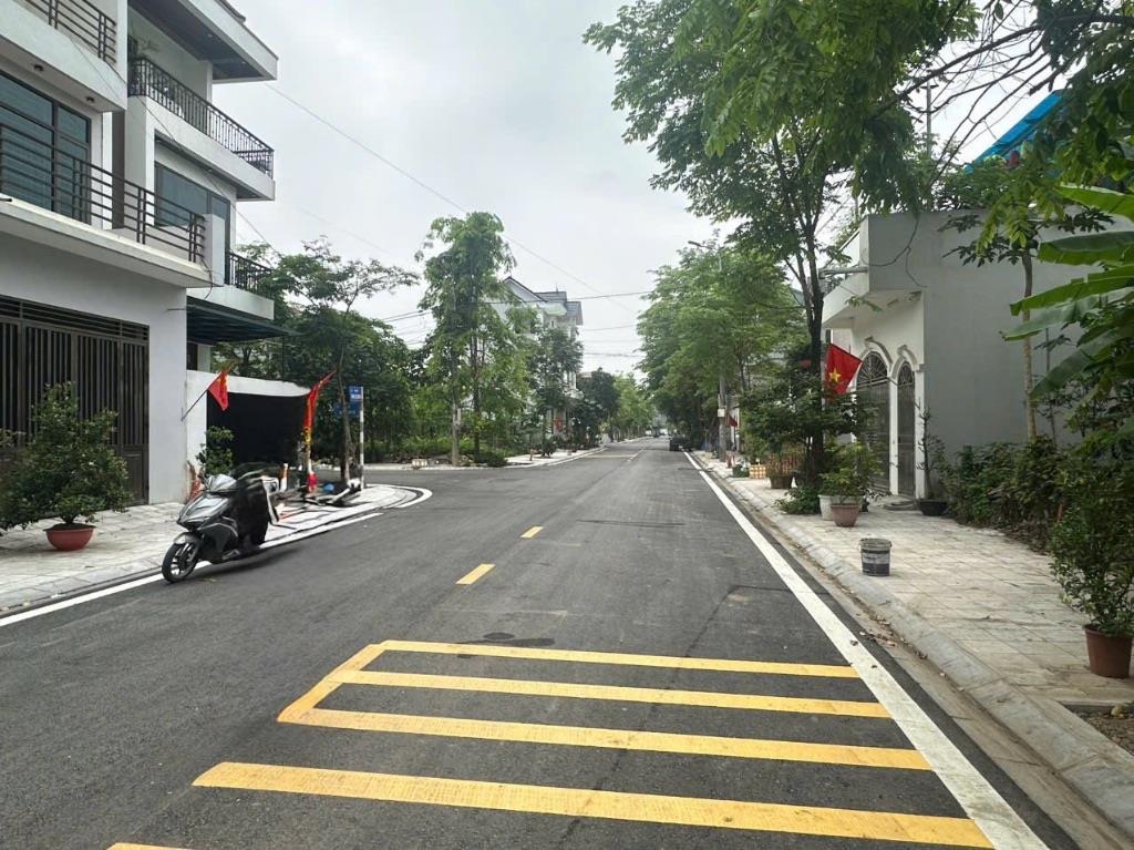 Bán gấp lô đất đẹp phố Bình Lệ Nguyên, Hội Hợp DT95m MT5m full thổ cư sẵn sổ giá 2,83 tỷ 0988296228