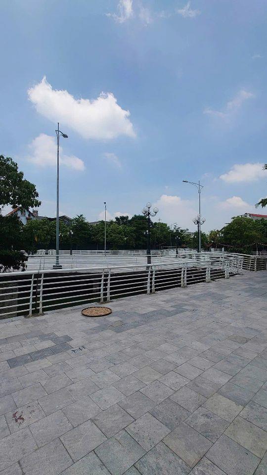 Tôi cần bán nhanh lô đất tại KDC Làng Cả, Hội Hợp DT 119m2, MT 8m nở hậu đẹp sẵn sổ giá chỉ 3,4 tỷ 0988296228