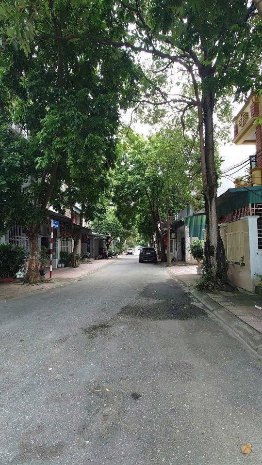 Tôi cần bán nhanh lô đất tại KDC Làng Cả, Hội Hợp DT 119m2, MT 8m nở hậu đẹp sẵn sổ giá chỉ 3,4 tỷ 0988296228