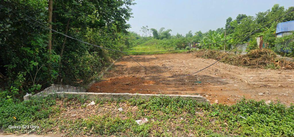 Bán lô đất trục chính đường đôi 24m tại Định Trung, Vĩnh Yên DT 160m2 MT 5,5m giá 1,85 TỶ 0988296228