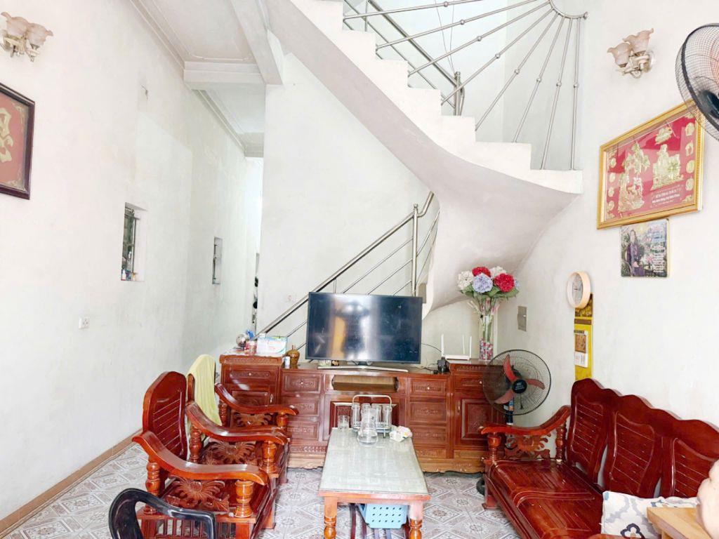  Bán nhà 2 tầng tại Liên Bảo, Vĩnh Yên DT 56m MT 4,1 m đối diện bv đa khoa 2,55 tỷ có TL 0988296228
