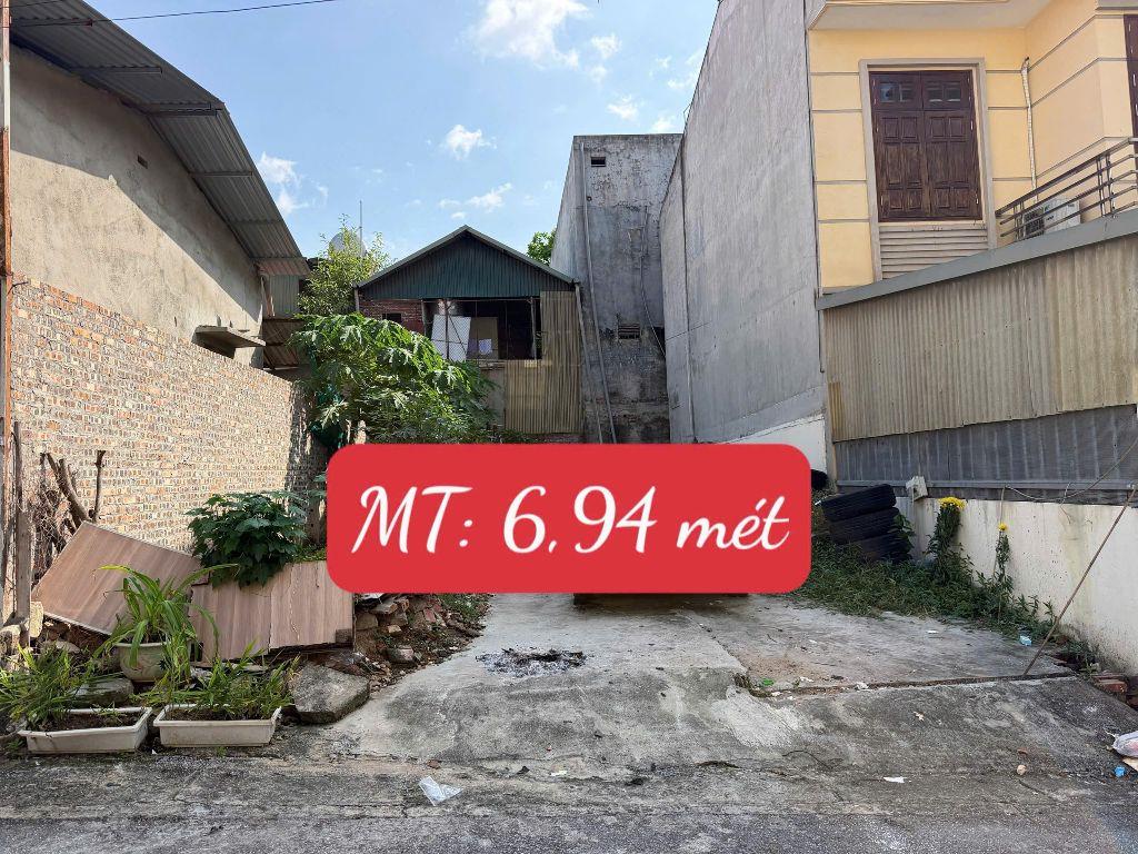 Bán lô đất đẹp phố Nguyễn Biểu, Vĩnh Yên DT 111m2 MT 6,94m cách bệnh viện đa khoa tỉnh 300m 3,75 tỷ 0988296228
