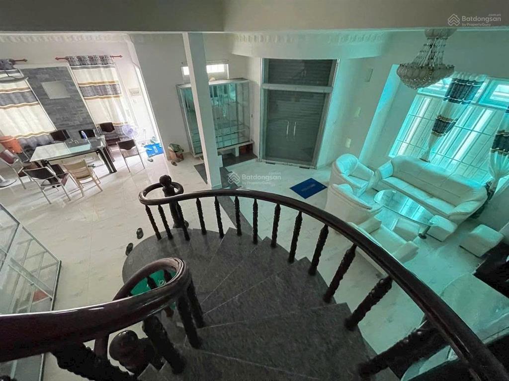 Cần bán biệt thự trần phú, p5, cách biển 30m, (dt 171.3m2) + 1t + 2l + giá cực tốt chỉ 15,5 tỷ