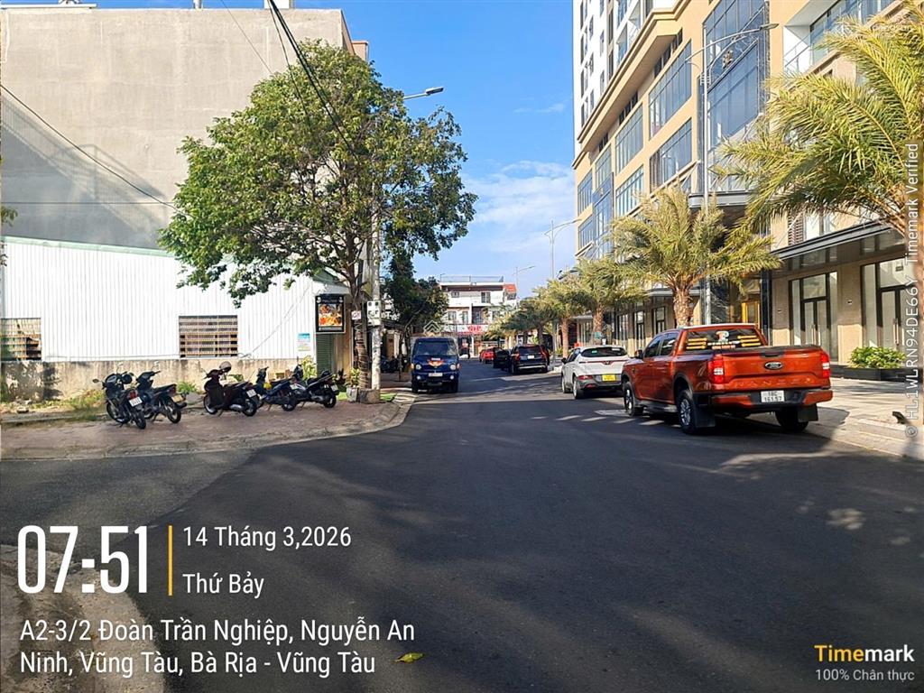 Bán biệt thự khu đô thị chí linh + (dt 201m2) + nhà 3 tầng hoàn công + giá 23,5 tỷ tl