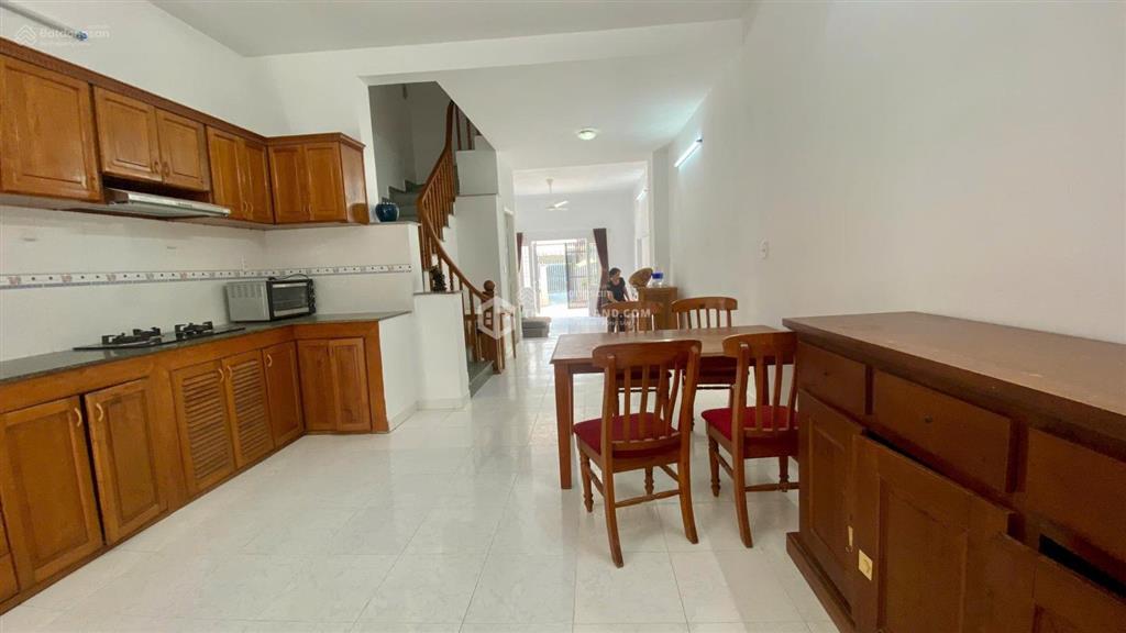 Bán nhà lạc long quân, phường 2 + cách công viên hồ võ thị sáu 150m, gần biển + 1tr2l + giá tốt