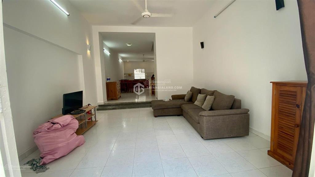 Bán nhà lạc long quân, phường 2 + cách công viên hồ võ thị sáu 150m, gần biển + 1tr2l + giá tốt