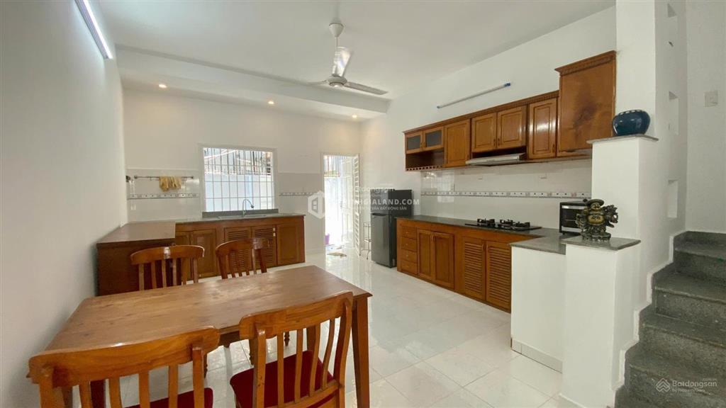 Bán nhà lạc long quân, phường 2 + cách công viên hồ võ thị sáu 150m, gần biển + 1tr2l + giá tốt