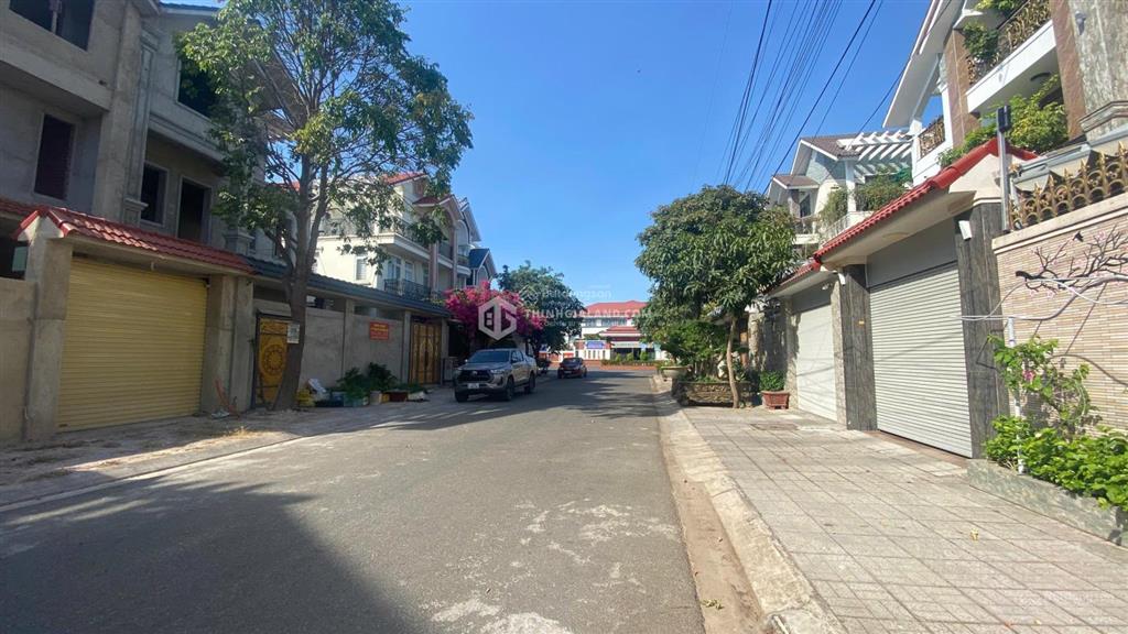 Bán biệt thự phước sơn xây thô, p11 + ( dt 216m2+ nhà 1tr2l + sổ hoàn công + giá 20 tỷ tl