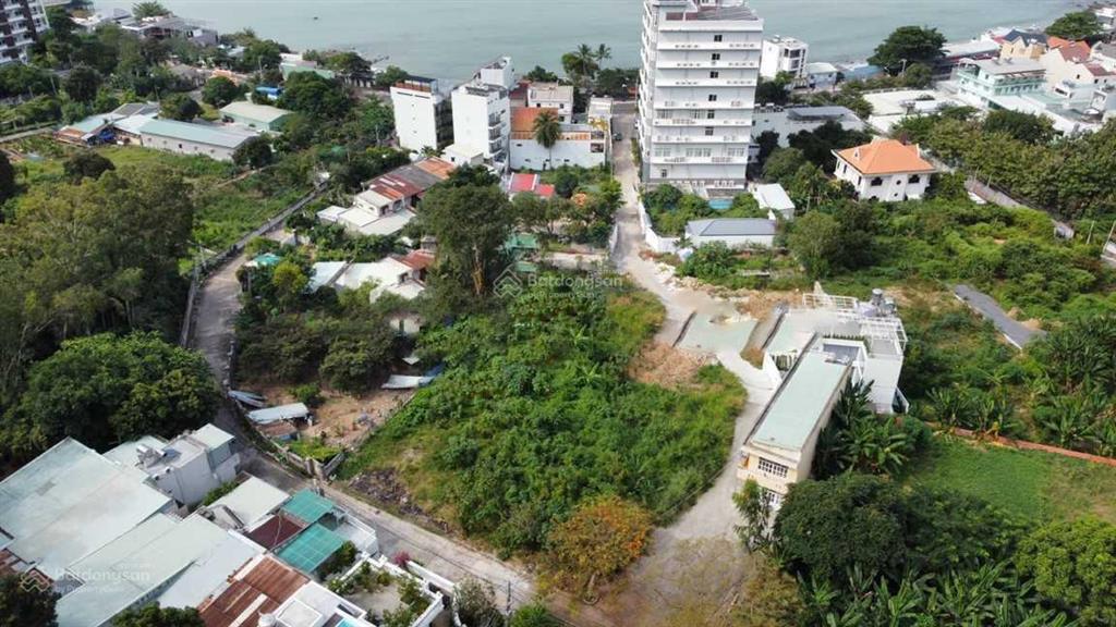 Cần bán lô đất đẹp view biển  hẻm trần phú, p. vũng tàu + (dt 122m2) + giá cực tốt