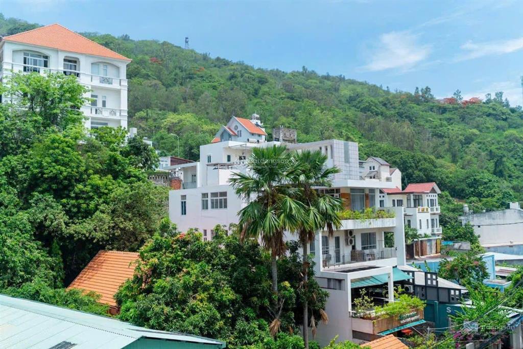 Bán khách sạn hoàn công mặt tiền phan chu trinh, p2 + (dt 110m2) + 1tr5l + mới đẹp giá cực tốt