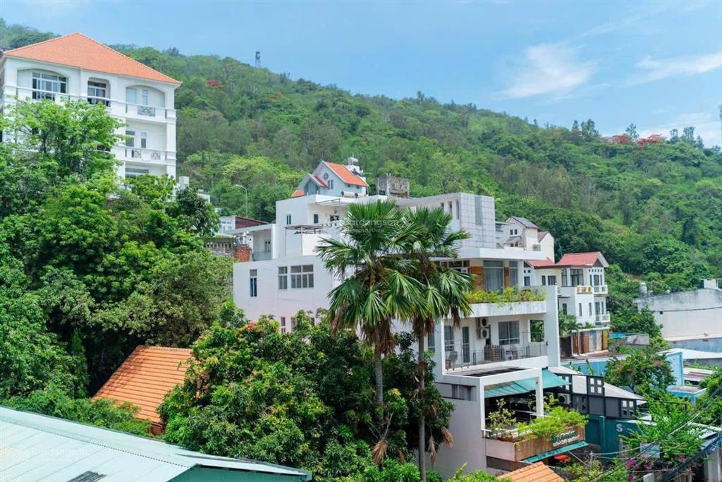 Bán khách sạn hoàn công mặt tiền phan chu trinh, p2 + (dt 110m2) + 1tr5l + mới đẹp giá cực tốt