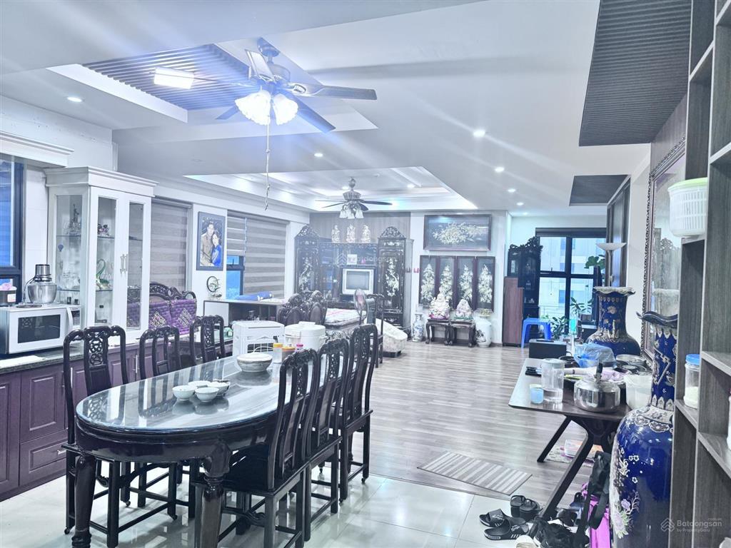 Siêu phẩm căn góc 3 mặt thoáng  160m2  goldmark city 136 hồ tùng mậu