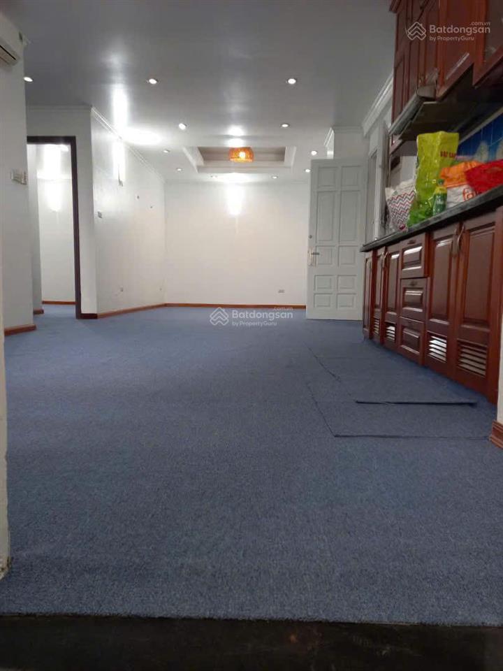 Cho thuê căn 2 ngủ 80m mặt đường võ chí công  gần 2 con rồng, tầng trung, view cầu nhật tân