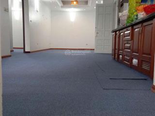 Cho thuê căn 2 ngủ 80m mặt đường võ chí công  gần 2 con rồng, tầng trung, view cầu nhật tân