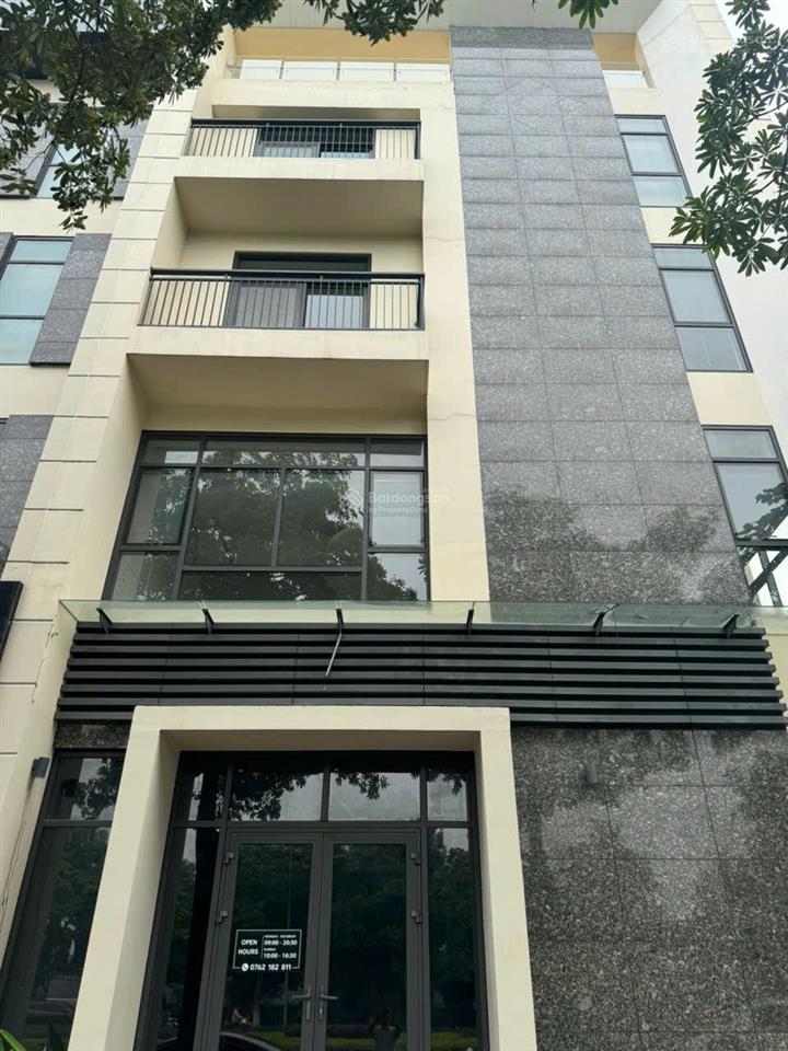 Cho thuê shophouse starlake, nhà hoàn thiện cơ bản, xây 4,5 tầng, vị trí kinh doanh tốt