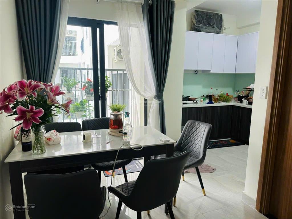 Cần bán căn hộ 2 phòng stown, dt 70m2, giá 3.45 tỷ