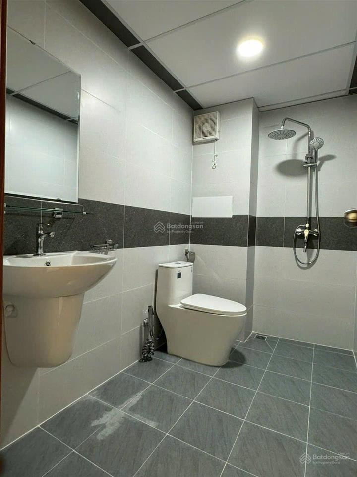 Cần cho thuê stown 3 phòng ngủ, dt 88m2, giá 10tr
