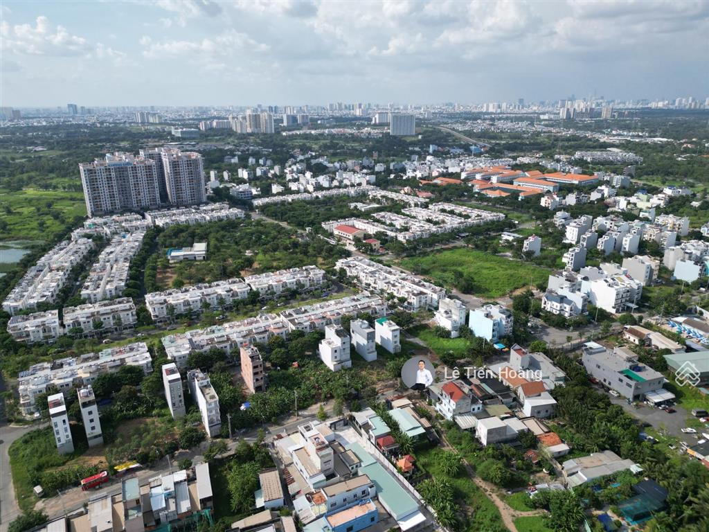 Bán đất lô góc 10x20m đường tân liêm kdc phong phú 4, ngay lovera park khang điền