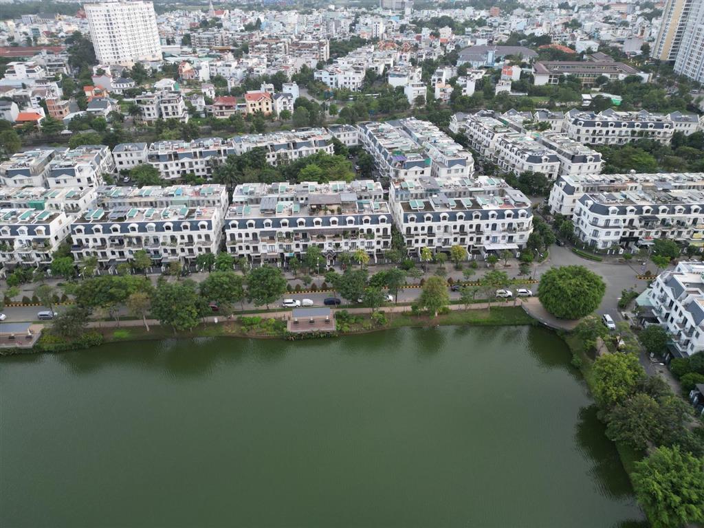 Bán nhà 100m full nội thất 3 tỷ view hồ kdc lakeview city