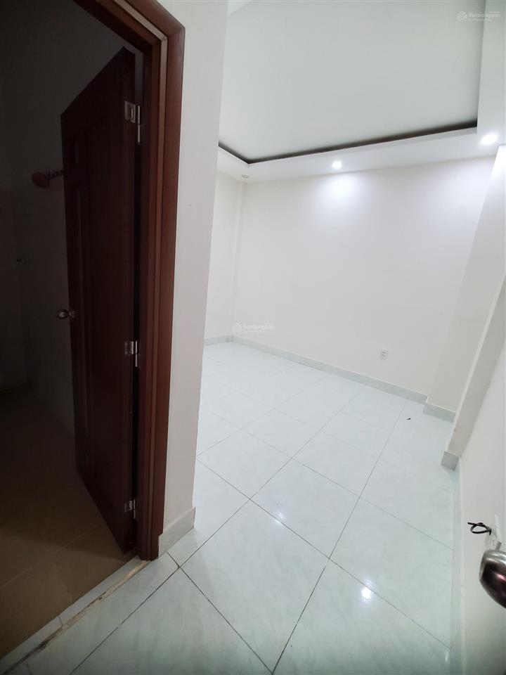 Cho thuê nhà nguyên căn bạch đằng trệt 2 lầu 4pn 4wc hxh