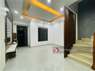 Nhà phố góc 7x20m giá 30 triệu 4pn  5wc hoàn thiện sẵn đẹp mới nội thất cơ bản đầy đủ vào ở ngay