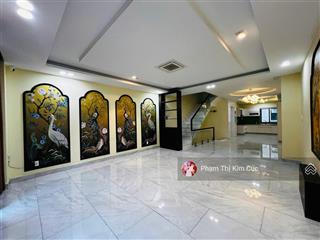 Shophouse 4 tầng hoàn thiện có thang máy đẹp, giá 35 triệu, phù hợp vừa ở và kinh doanh công ty