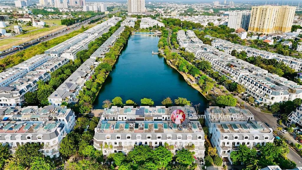 Lakeview city nhà phố 4pn  5wc sẵn nội thất đẹp 29 triệu. mẫu nhà ban công đẹp view landmark 81