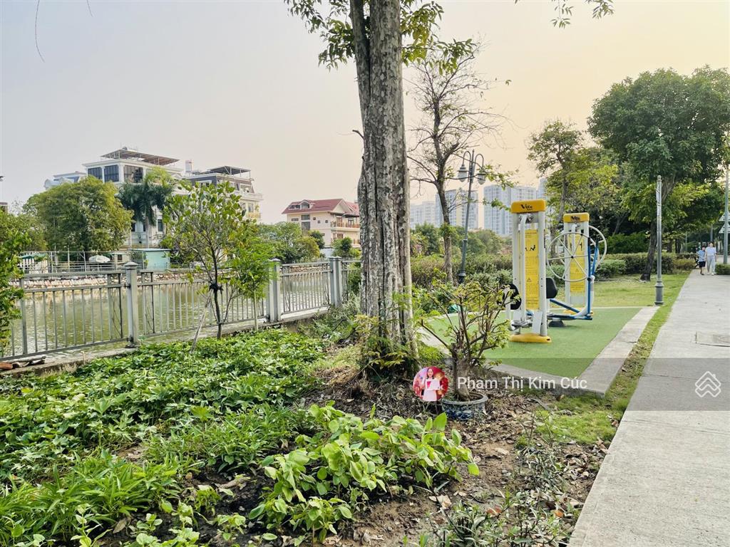 Lakeview city nhà phố 4pn  5wc sẵn nội thất đẹp 29 triệu. mẫu nhà ban công đẹp view landmark 81