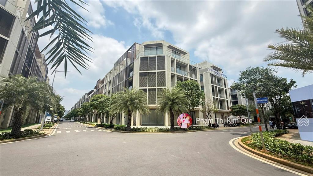 Cho thuê góc 2 mặt tiền đường lớn siêu đẹp hoàn thiện mới 100%. giá tốt nhất the global city