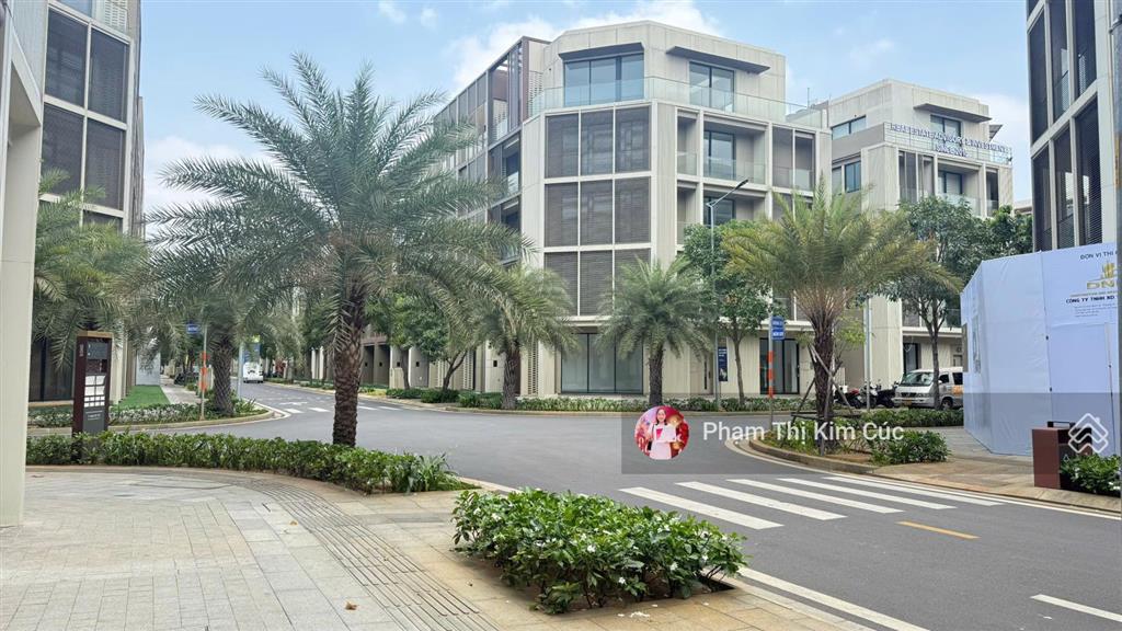 Cho thuê góc 2 mặt tiền đường lớn siêu đẹp hoàn thiện mới 100%. giá tốt nhất the global city