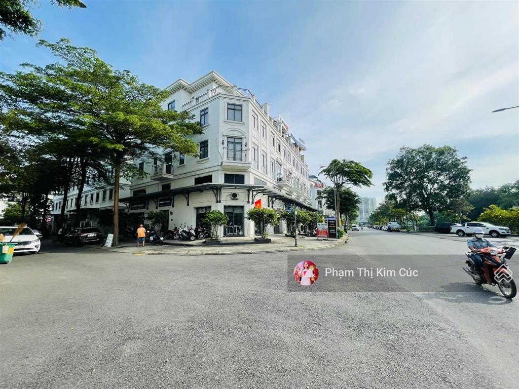 Có 1 0 2 tại lakeview city mua ngay shophouse kẹt cần bán gấp. đường lớn ngay hồ bơi, hồ sinh thái