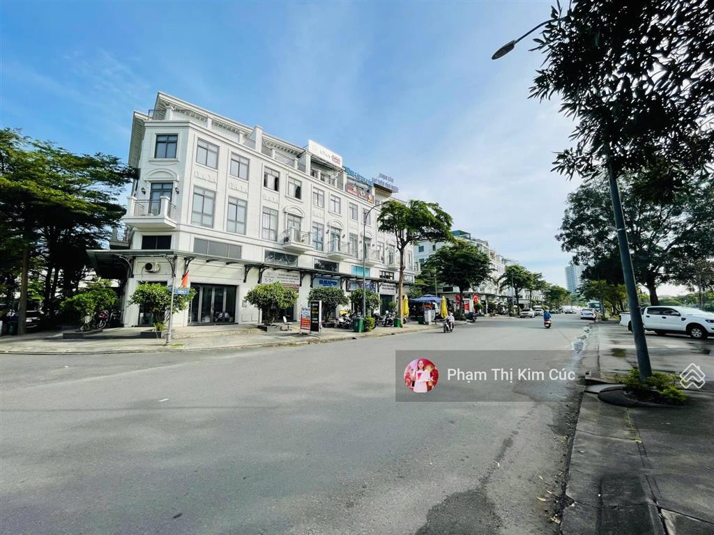 Có 1 0 2 tại lakeview city mua ngay shophouse kẹt cần bán gấp. đường lớn ngay hồ bơi, hồ sinh thái