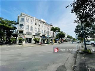 Có 1 0 2 tại lakeview city mua ngay shophouse kẹt cần bán gấp. đường lớn ngay hồ bơi, hồ sinh thái