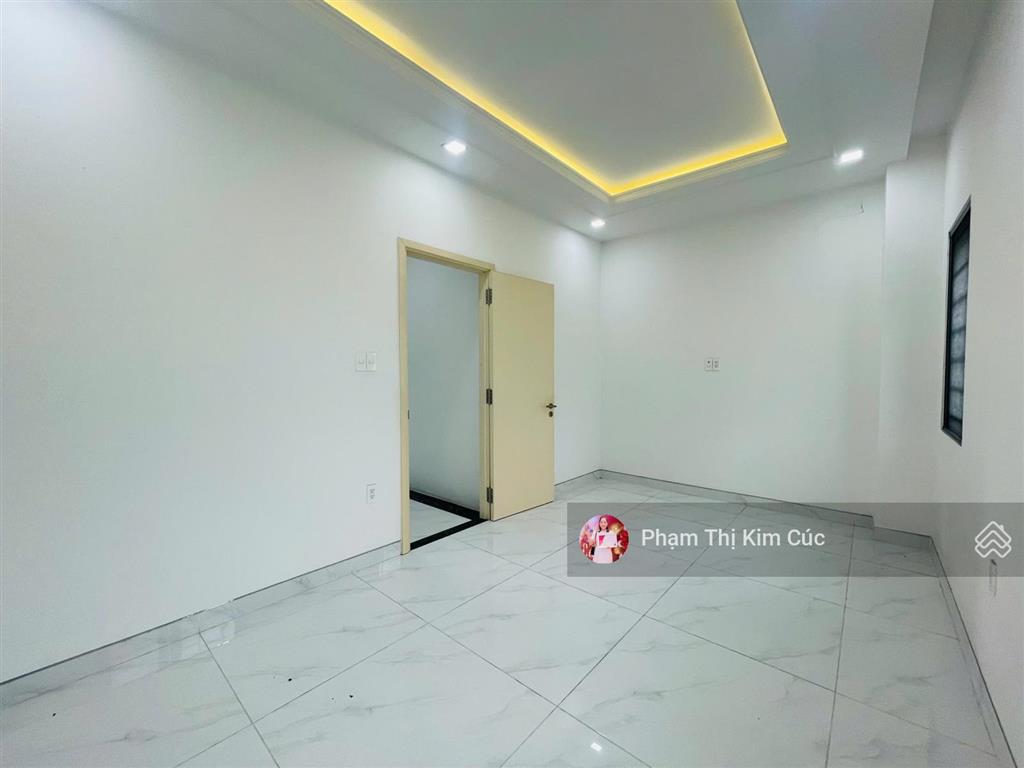 Cho thuê duy nhất căn shophouse giá 33 triệu nhà nội thất cơ bản. đang trống sẵn vào ngay
