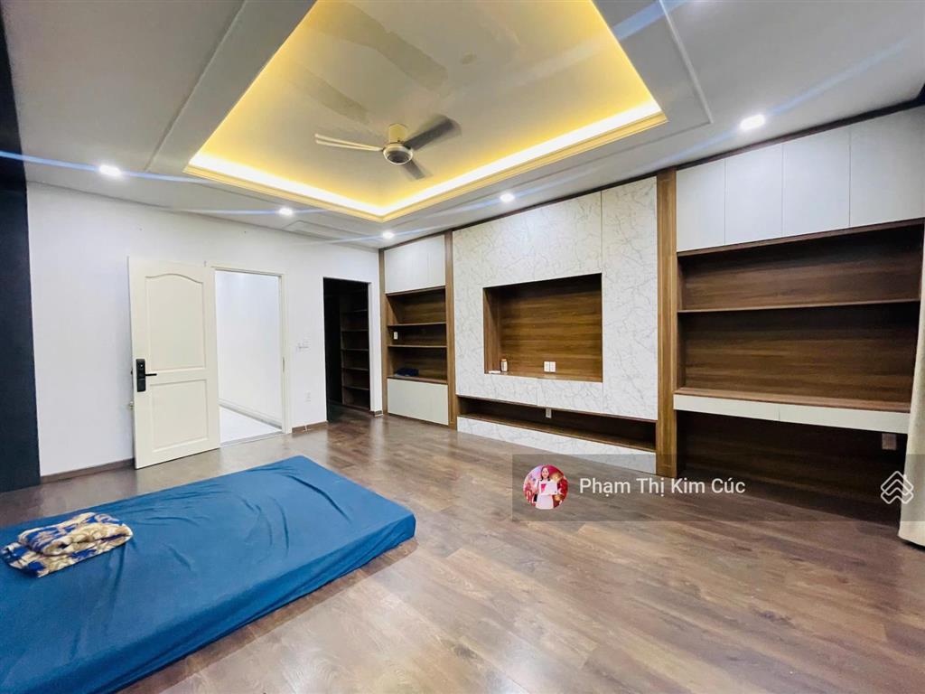 Cho thuê duy nhất căn shophouse giá 33 triệu nhà nội thất cơ bản. đang trống sẵn vào ngay