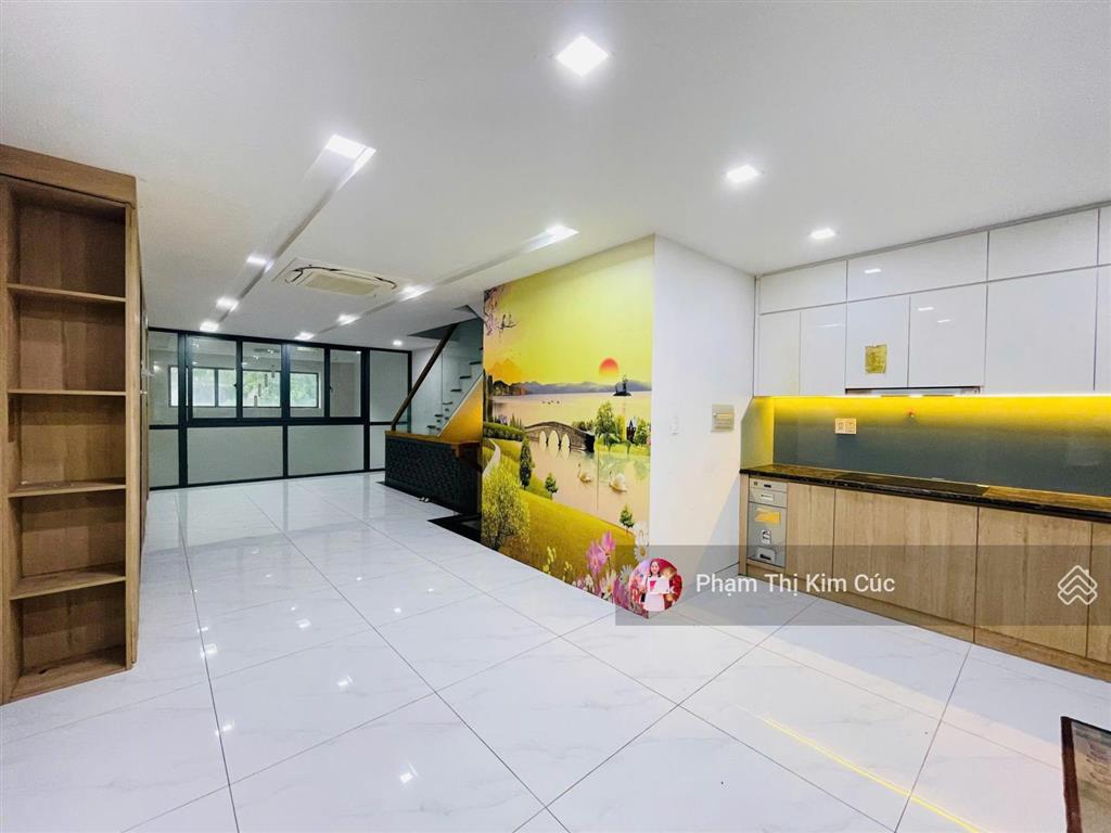 Cho thuê duy nhất căn shophouse giá 33 triệu nhà nội thất cơ bản. đang trống sẵn vào ngay